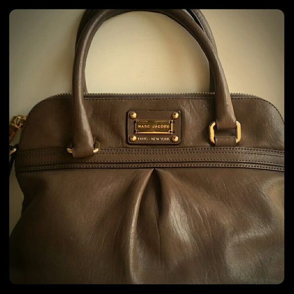 Marc Jacobs Handbags - Elegant Marc Jacobs The Park handbag